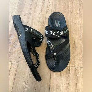 Skechers Two Strap Slide Women’s Thong Sandals. Size 8.5